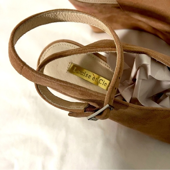 Louise et Cie Women’s Piarissa Wedge Suede Beige Sandal Sz 7.5M Business Casual - Picture 8 of 8